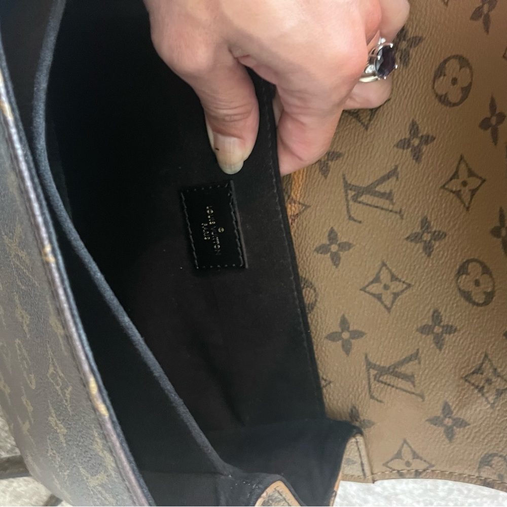 **SOLD** POCHETTE MÉTIS - Monogram Reverse - Picture 8 of 13